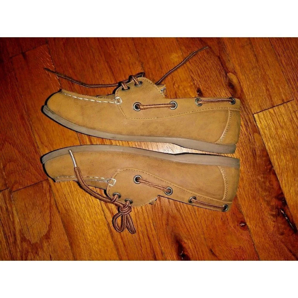 Boys Tommy Hilfiger Douglas Boat Shoes Size 2 Brown/tan/camel Used